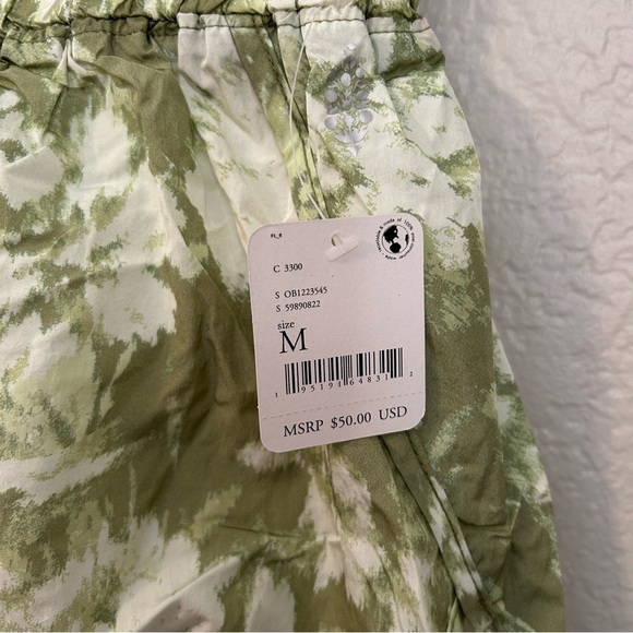 NWT, FP Movement The Way Home Printed Shorts in Green/White Print, Size Medium - Picture 6 of 10